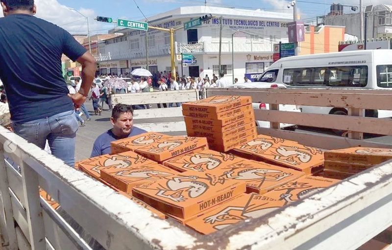 DOS REBANADAS DE PIZZA POR VER A ADÁN