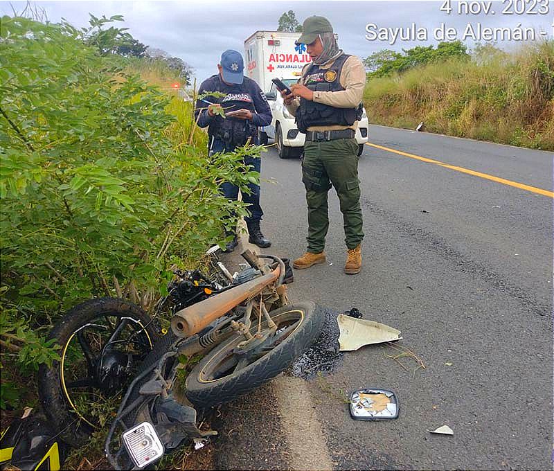 TRACTOCAMIÓN EMBISTE Y MATA A MOTOCICLISTA En la Carretera de Juan