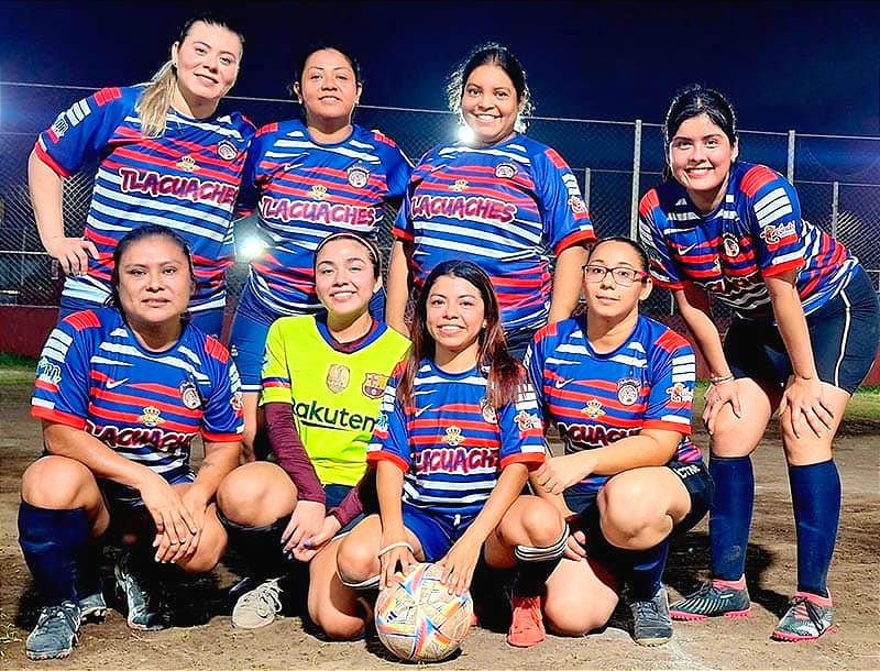 LAS LEONAS NORTE FRENTE A CDF MOMS EN CANCHAS DE LA UNIDAD