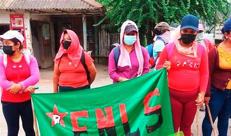 Queman Veh Culos Y Bloquean Carreteras Protestan Por Un Compa Ero