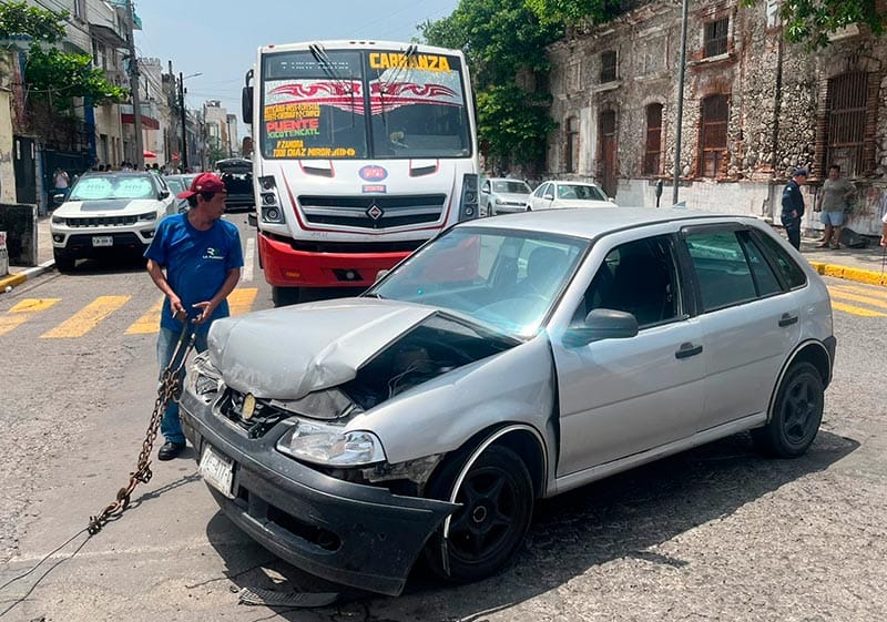 Aparatosa Carambola En El Centro Lerdo De Tejada Y La Avenida