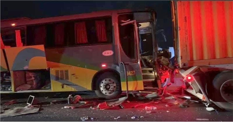 ENCONTRONAZO EN LA AUTOPISTA