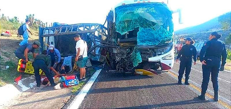 Se Impactan De Frente Autob S Au Y Camioneta Tehuac N Orizaba