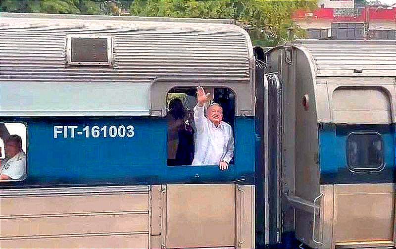 ¡se Sube Amlo Al Tren TransÍstmico En Recorrido De Supervisión 