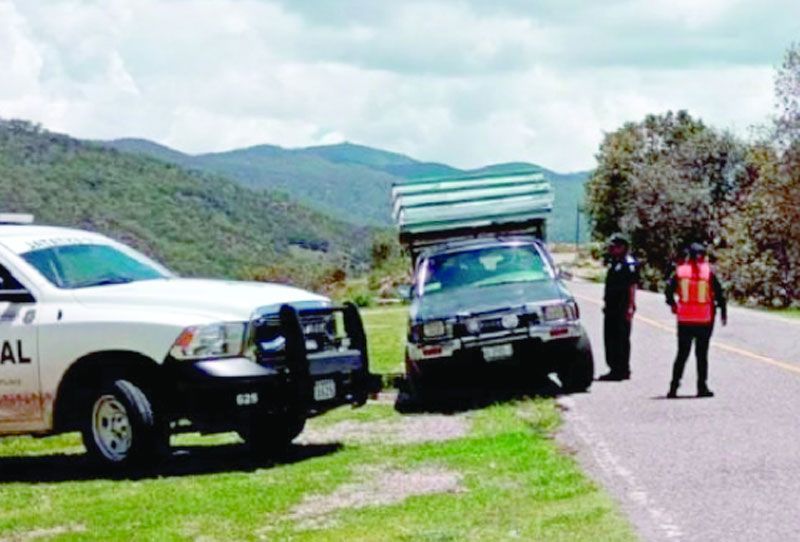 ASESINAN A 8 FUNCIONARIOS Y TAXISTAS EN LA CARRETERA CHILPANCINGO-TLAPA!