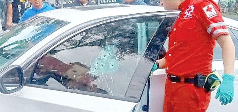 ERA DE LA INDIA EL EJECUTADO EN AUTO EN VIADUCTO DE LA CDMX; LE ROBARON 10 MIL DÓLARES!