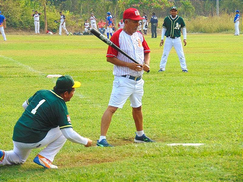 ¡DIABLOS LE PEGA A JUBILADOS EN PELOTA DEL SUTERM!