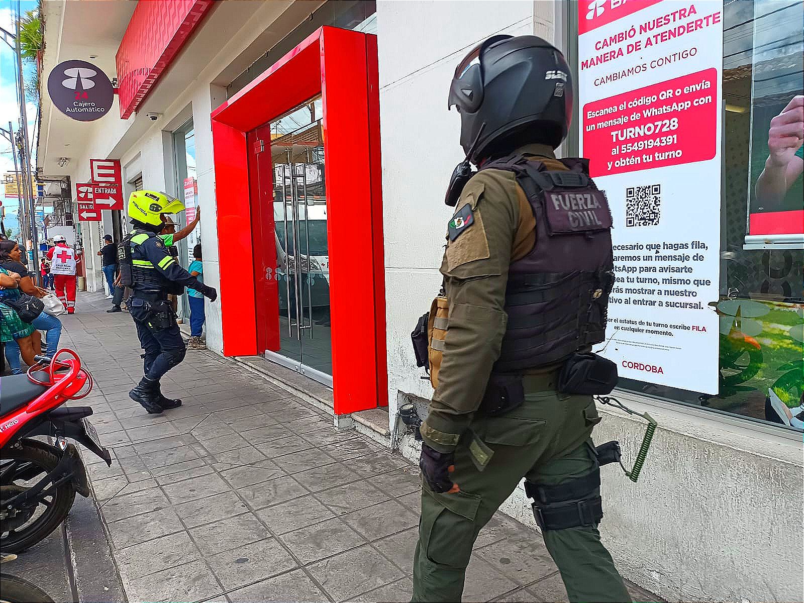 ¡BANCAZO EN CÓRDOBA! -ENCAÑONAN A CUENTAHABIENTE Y LE ARREBATAN MILLÓN Y MEDIO DE PESOS