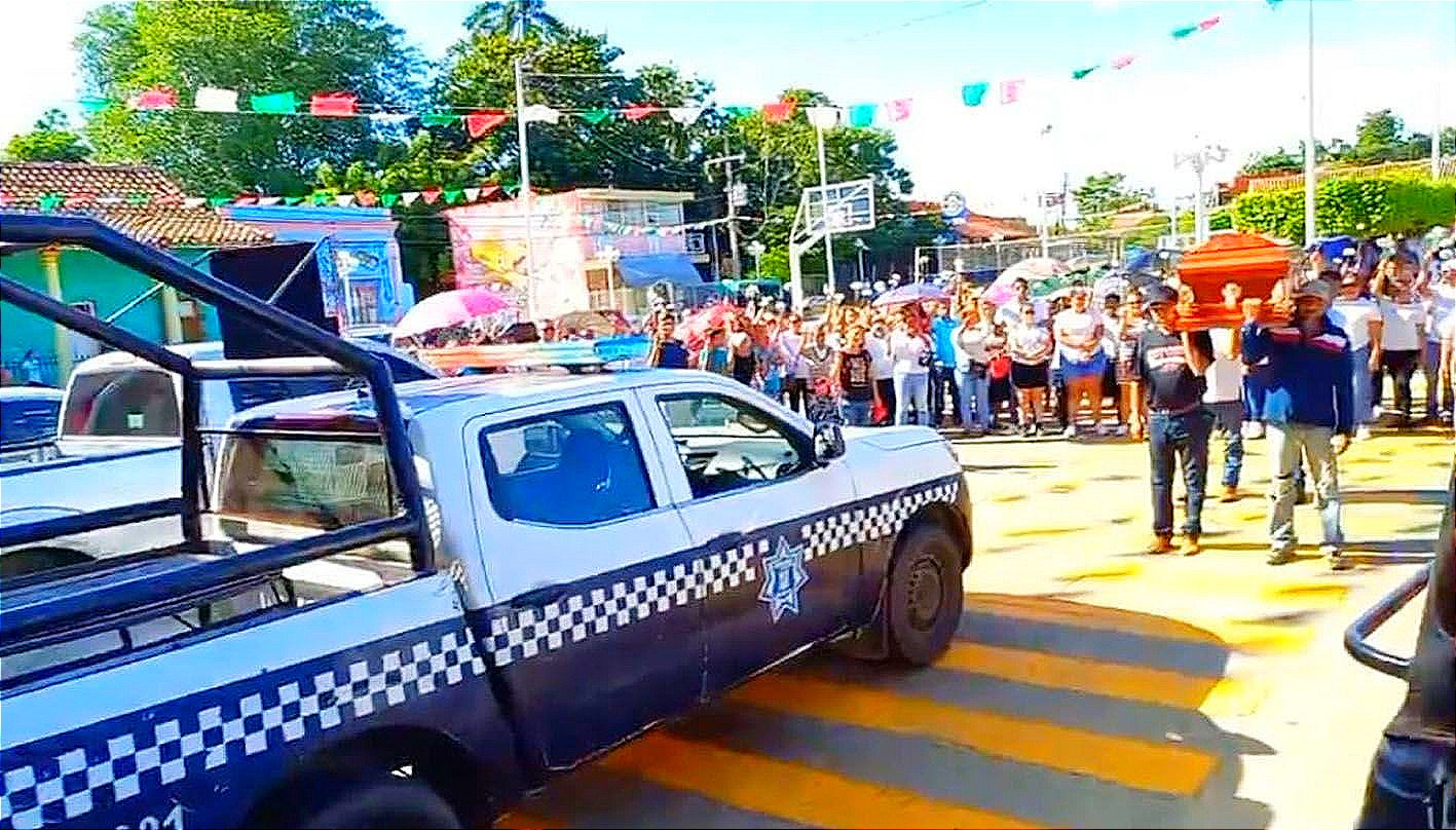 ¡MARCHAN EN OTATITLÁN! -*Cargando el Ataúd del Joven Asesinado