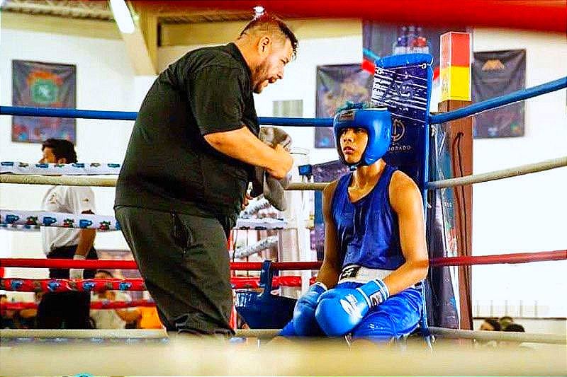 ¡SE CAPACITAN ENTRENADORES VERACRUZANOS DE BOXEO!