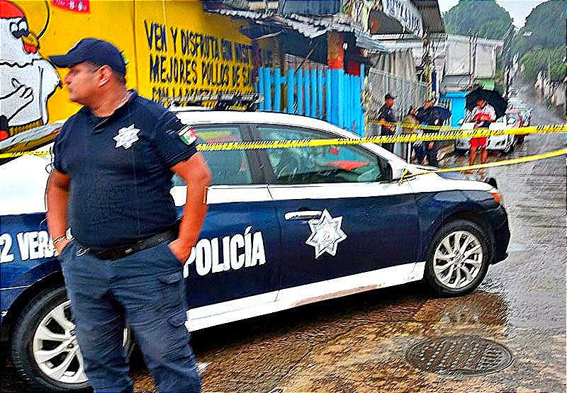 ¡TRABAJADOR FALLECE SENTADO FRENTE A LOCAL COMERCIAL!