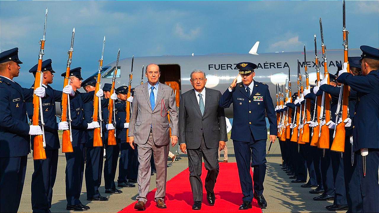 AMLO EN COLOMBIA PARA CONFERENCIA LATINOAMERICANA Y DEL CARIBE!