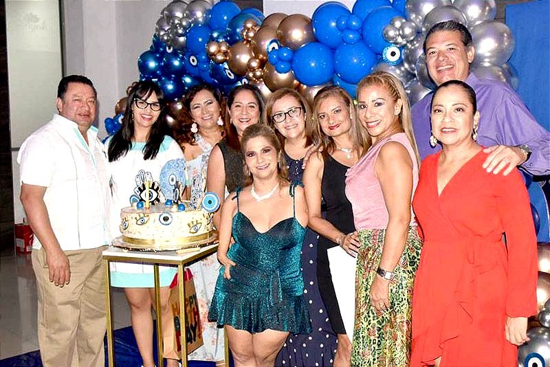 CHARITO SÁNCHEZ MUY FESTEJADA Y QUERIDA