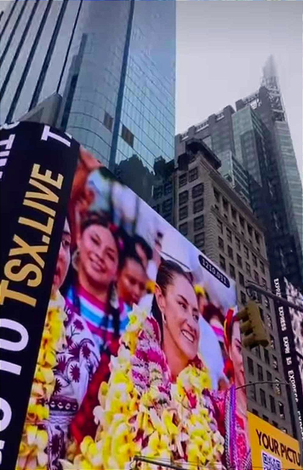 IT'S CLAUDIA...! -Los Carteles de Campaña de la Candidata a la Presidencia por MORENA Claudia Sheimbaum en Nueva York...