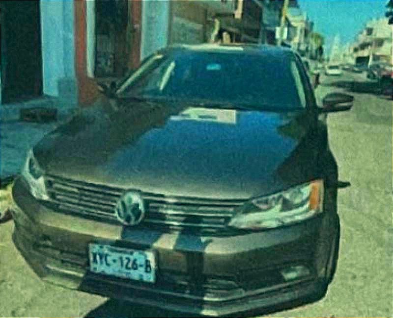 ¡DENUNCIAN A OSMAR POR VENDER UN AUTO CHUECO!