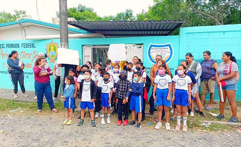 La CFE los Deja Sin Luz... ¡LES QUIEREN COBRAR 324 MIL PESOS A ESCUELA PRIMARIA!