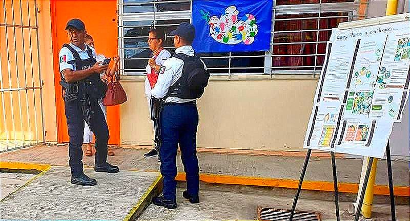 SAQUEAN EL KINDER EN POZA RICA ...¡Se Llevan Hasta el Papel de Baño!