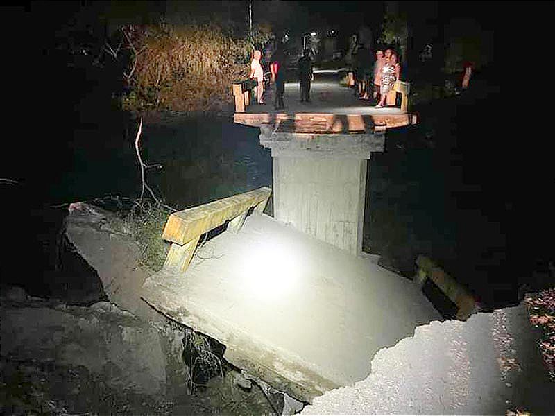 UNA LLUVIA Y... ¡SE CAE EL PUENTE! -PA’SUSTO