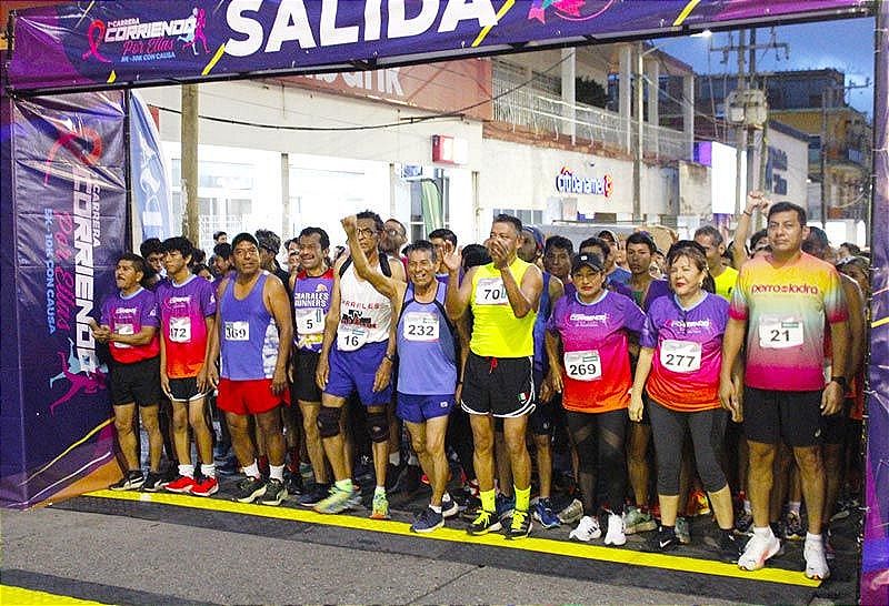 ¡TRIUNFAN EMBAJADORES EN CARRERA CORRIENDO POR ELLAS! -En Acayucan con causa para personas con cáncer de mama