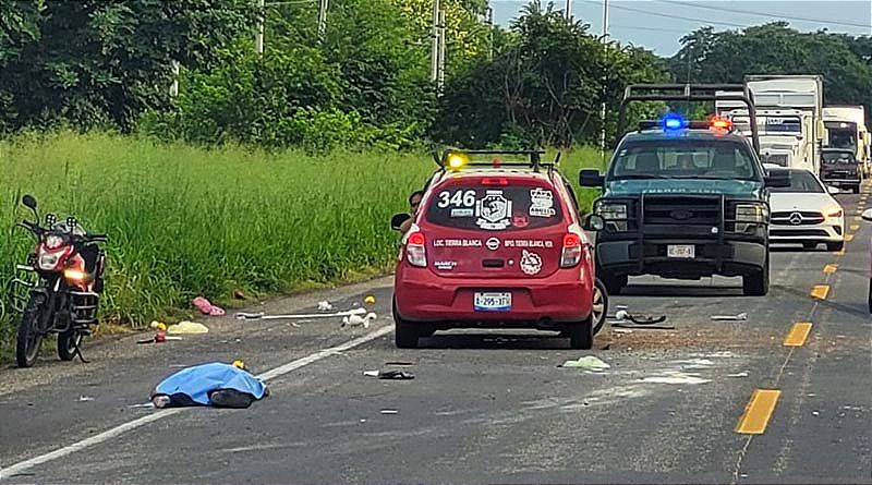 UNA CAMIONETA EMBISTE A UNA PAREJA DE MOTOCICLISTAS ¡UN MUERTO Y DOS LESIONADOS EN LA CARRETERA DE TIERRA BLANCA!