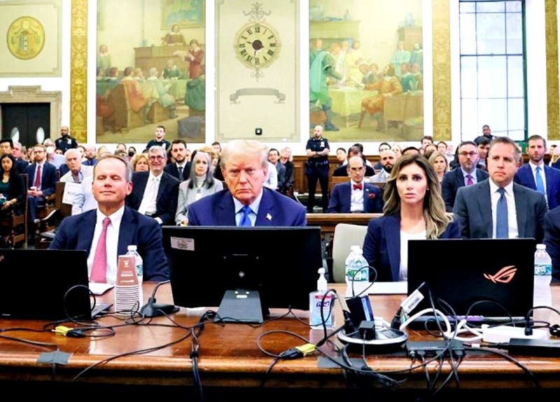 ¡TRUMP COMPARECE CON SUS HIJOS EN TRIBUNAL DE NY! -Por Fraude