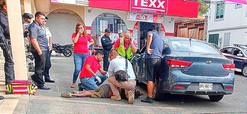 ¡ABUELITO ATROPELLADO EN PLAZA LAS PALMAS! -Caminaba Pasado de Copas