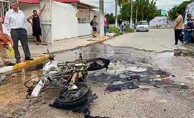 ¡SE LE CHAMUSCA LA MOTO A MEDIO ANDAR! -Apenas y le Dio Tiempo de Bajarse... EN COSAMALOAPAN