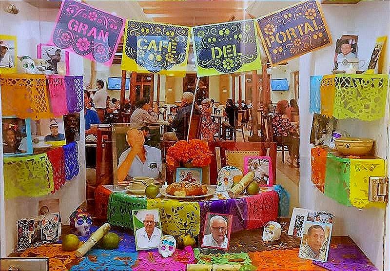 ¡ALTAR DE MUERTOS EN EL GRAN CAFÉ DEL PORTAL!