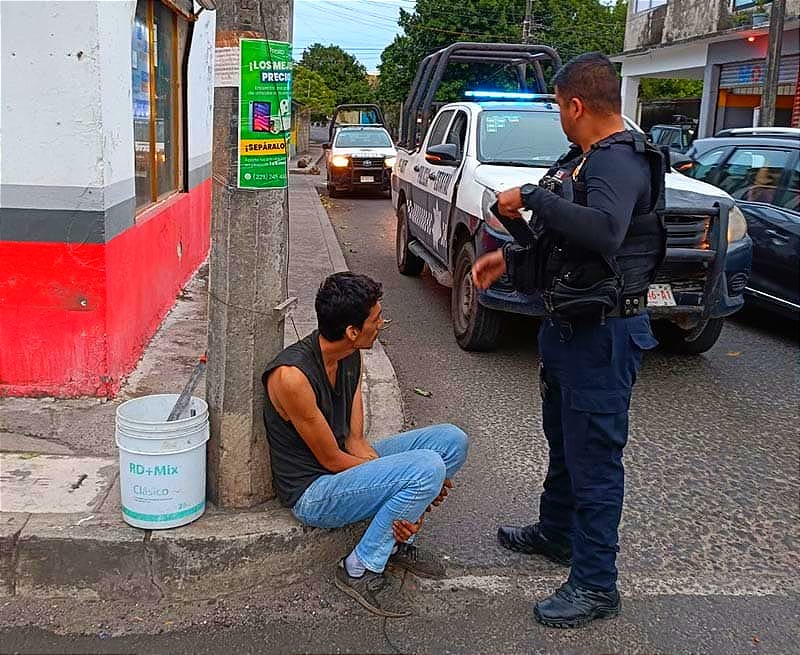 ¡VECINOS CAPTURAN A “RATOTA”! ...LO CACHARON VENDIENDO LAS COSAS ROBADAS