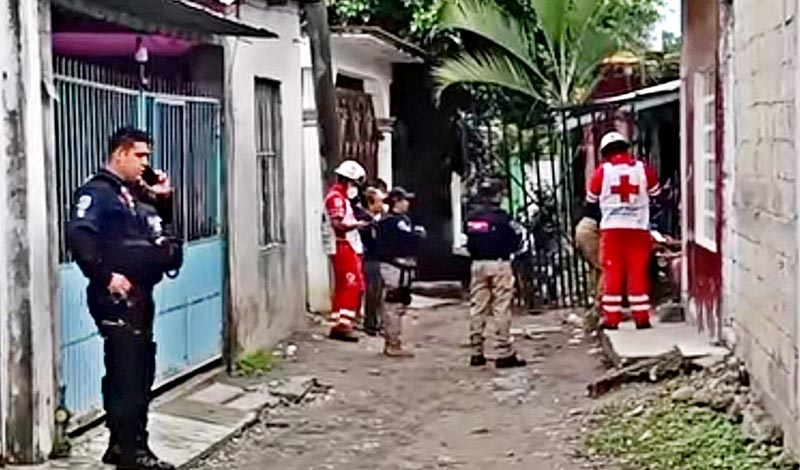 ¡ATACÓ A MACHETAZOS A SU PRIMO POR UN CIGARRO!