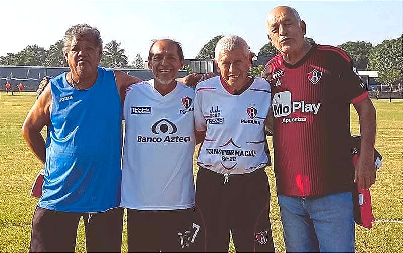 FUTBOL DE VETERANOS...¡ATLAS RINDE HOMENAJE A LUIS GONZÁLEZ POR SU TRAYECTORIA!