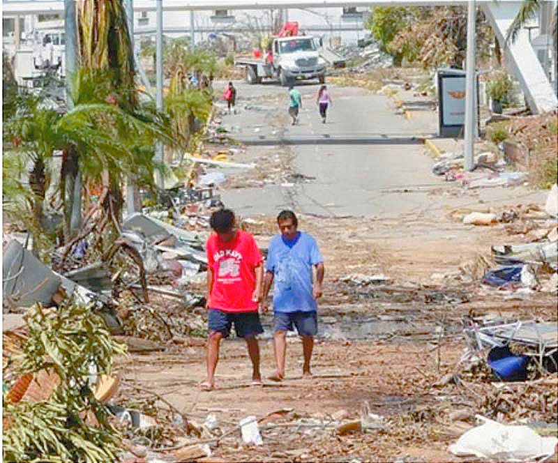 ¡“PARA NAVIDAD, FAMILIAS EN GUERRERO ESTARÁN MUY CONTENTAS”: AMLO! -Expertos dicen que demorará años en la reconstrucción de Acapulco