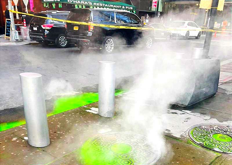 ¡GRABAN 'BABA VERDE' BROTANDO DE LAS ALCANTARILLAS! -En Nueva York *Los Cazafantasmas no Saben que es...