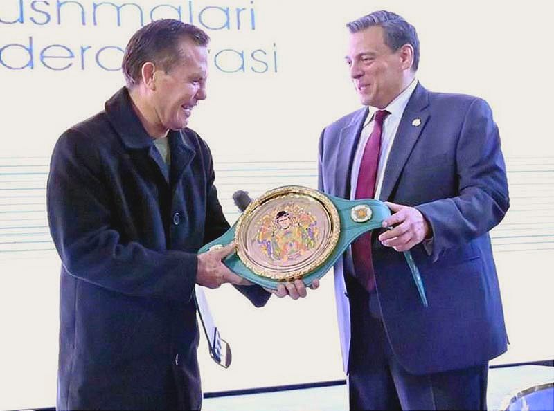 ¡PRESENTA CMB EL "CINTURÓN JULIO CÉSAR CHÁVEZ"! -El Premio se Pensó para ser Entregado al Mejor Boxeador de Cada Año; el Galardonado de 2023 es el 'Canelo' Álvarez