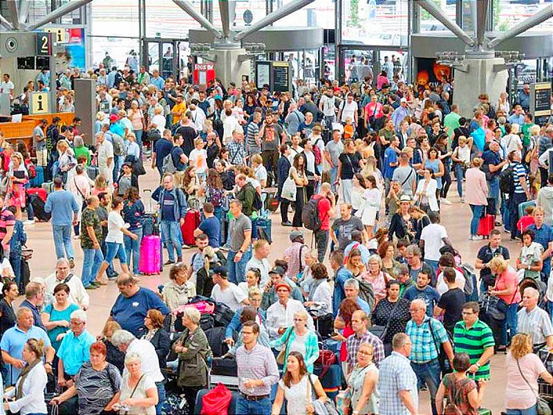 ¡REPORTAN A HOMBRE ARMADO! -Sobre las Pistas del Aeropuerto de Hamburgo