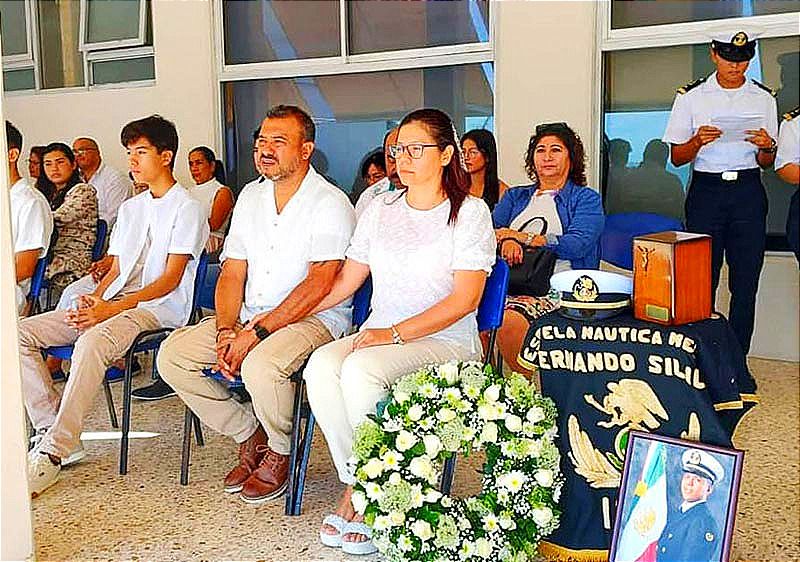 ¡HOMENAJE NÁUTICO A VÍCTIMA DEL “OTIS”! -La "Fernando Siliceo", "no lo olvidará", fue pilar para su familia, excelente estudiante y compañero