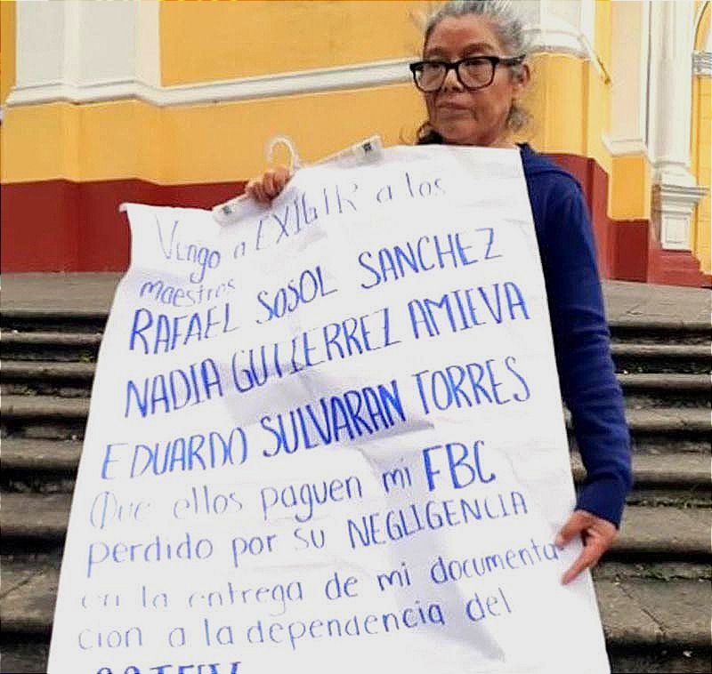 ¡TRABAJÓ 27 AÑOS COMO MAESTRA Y PELEA POR FONDO DE INVALIDEZ! -"La Cistisercosis me Cayó en la Cabeza y me Lesionó parte del Ojo y se me Contrae la Vista, la Boca y estoy a Base de Vacunas para Poder estar Más o Menos Bien"