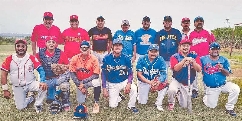 ¡CAMPESINOS RECIBIRÁN A PADRES DE GUAYABAL! -Playoffs de Veteranos