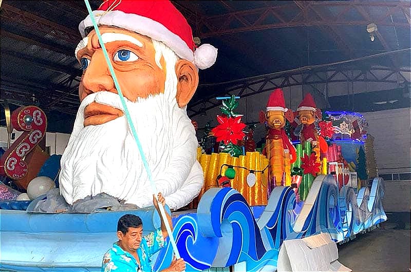 ¡CARNAVALITO NAVIDEÑO! -*CASI LISTOS LOS CARROS  *SERÁ EL 17 POR EL BULEVAR AVILA CAMACHO