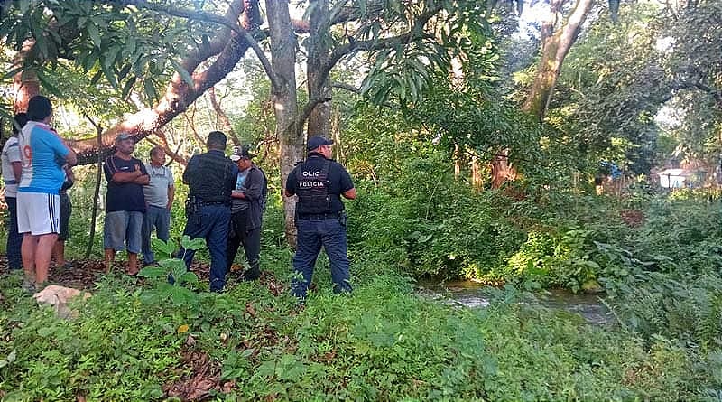 ¡HALLAN A CAMPESINO MUERTO EN UN RIACHUELO! -a Poca Distancia de la Carretera Federal 180 Costera del Golfo.