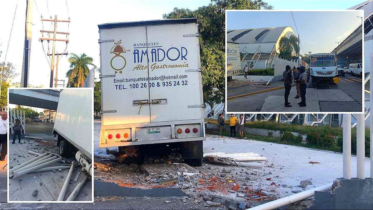 ¡CAMIÓN DE BANQUETES SE QUEDA SIN FRENOS Y CHOCA CON EL AUDITORIO BENITO JUÁREZ! -De "Pilón" se Lleva Camión de Pasaje