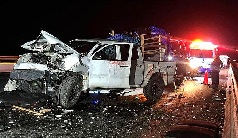 ¡LO BALEAN EN LA AUTOPISTA DE TIHUATLÁN! -*El conductor originario de Oaxaca presentaba heridas de bala en la cabeza y en el hombro izquierdo