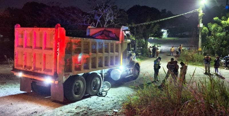 ¡“EL AMARILLO” MUERE BAJO LAS LLANTAS DE UN CAMIÓN DE VOLTEO!