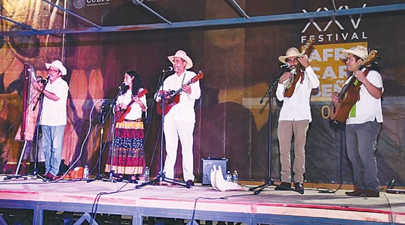 ¡MEDALLA AL  SON JAROCHO! -Co-fundador de Mono Blanco