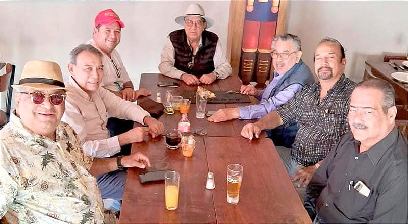 EL “ TÍO” FESTEJÓ SU CUMPLEAÑOS EN COMPAÑÍA DE SUS AMIGOS!