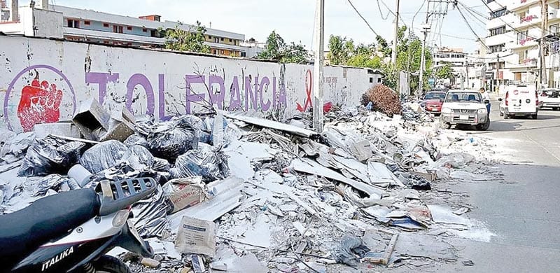 ¡LLEGA A ACAPULCO NAVIDAD ENTRE BASURA!