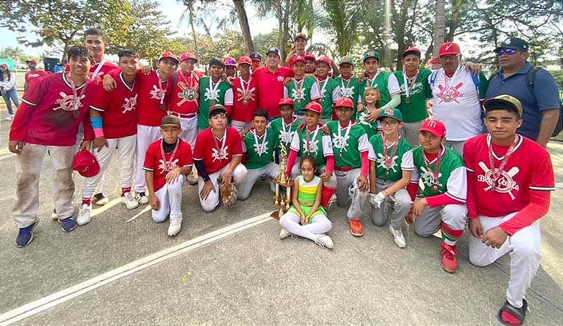 ¡BETO ÁVILA VERDE, MEDELLÍN Y BOSTON CAMPEONES!