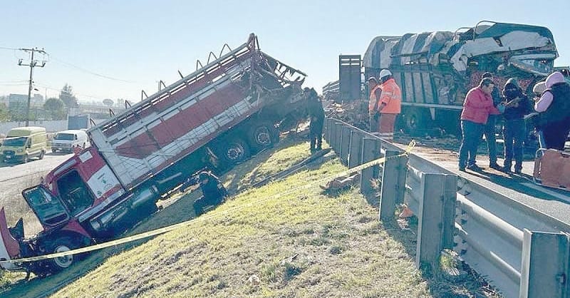 ¡CHOQUE DE CAMIONES DEJA SIETE MUERTOS!