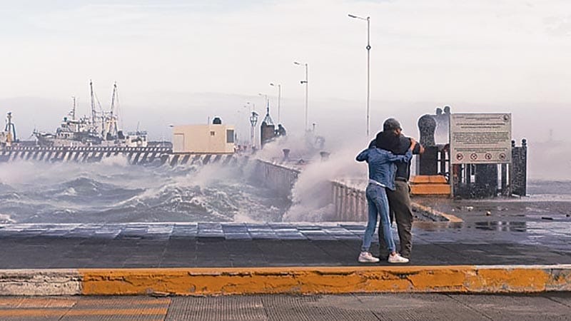 ¡RACHAS PASAN DE LOS 113! EL PUERTO SE MANTUVO CERRADO A LA NAVEGACIÓN MAYOR Y A LA NAVEGACIÓN MENOR