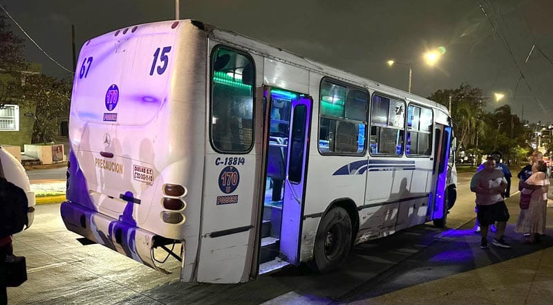 ¡CHOCA CAMIONETA CONTRA UN “POCHOTA”!